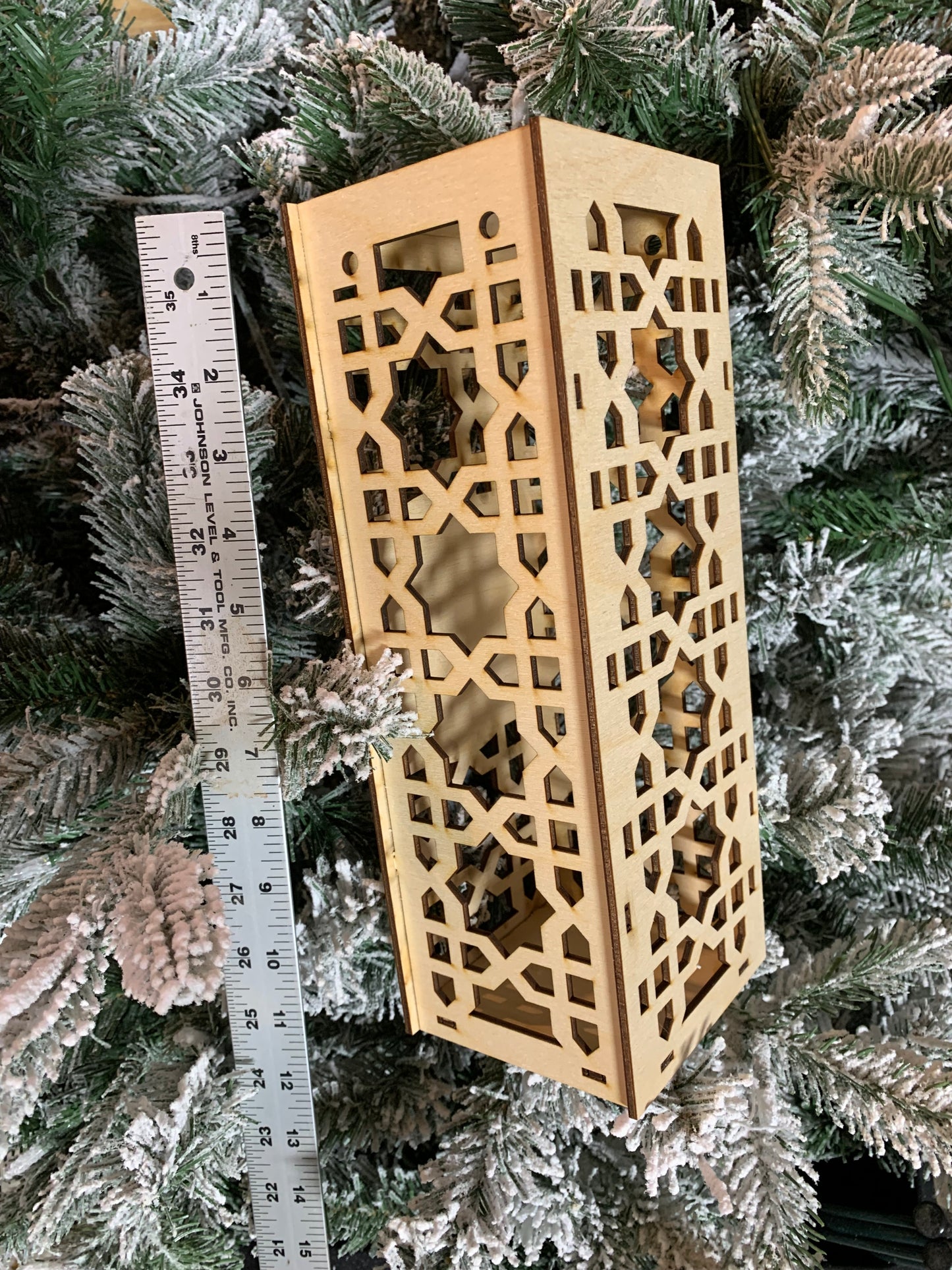 Plywood wine box with geometric design and